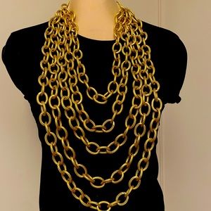 Seriously heavygold necklace Vintage necklace